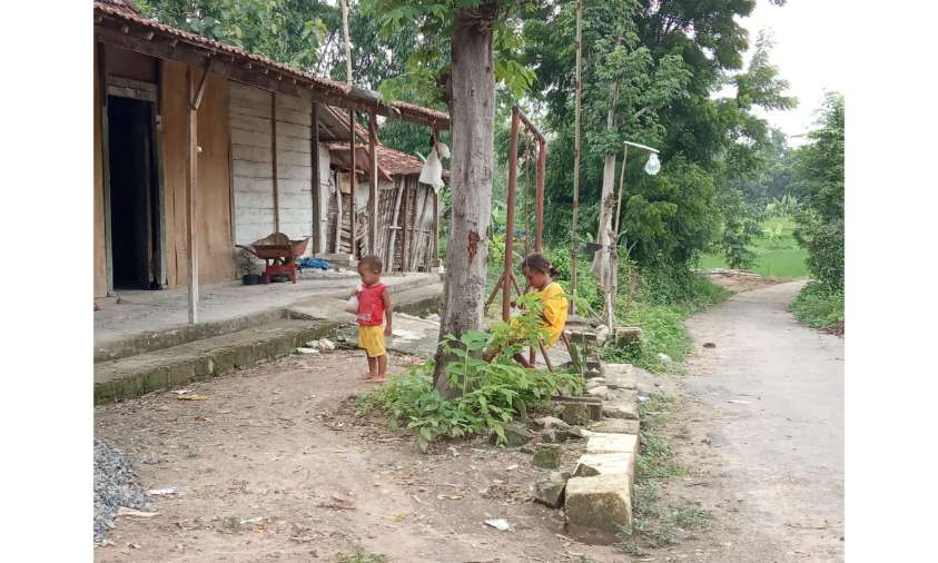 Anak-anak Desa Ngaglik sedang bermain