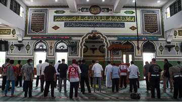 Salat Jumat dua gelombang