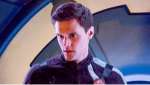 Sering Rasis, Pemeran Serial The Flash Dipecat