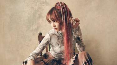 Single terbaru LiSA terjual ratusan ribu copy