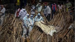 Kremasi Massal di India