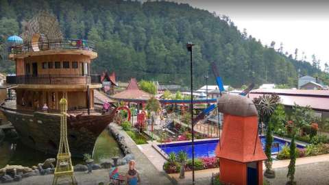 Balekambang Tawangmangu, Taman Wisata Edukasi Cocok Buat Keluarga