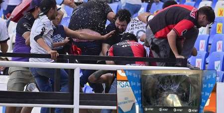 17 suporter bola ricuh dalam keributan di stadion