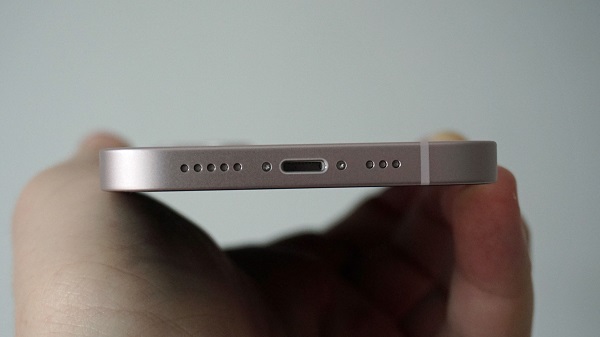 Apple Akan Gunakan USB Tipe-C Mulai dari iPhone 15