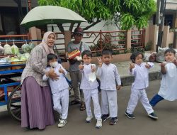 Melatih Kepedulian Anak Sejak Dini