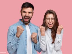 Jatuh Cinta Dengan Sahabat Sendiri? Begini Cara Menghadapinya!