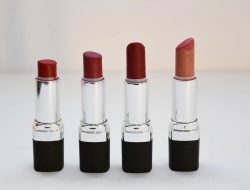 6 Warna Lipstik untuk Kulit Sawo Matang