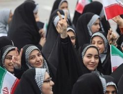 Iran Pasang CCTV Untuk Tangkap Wanita yang Tidak Berhijab