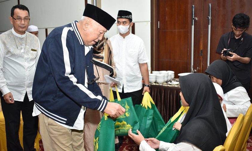 Lorin Sentul Santuni Anak Yatim