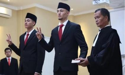 Rafael dan Jenner Resmi Jadi WNI