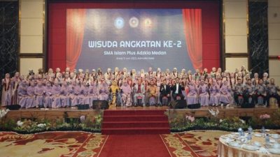 SMA Islam Plus Adzkia Berikan Beasiswa