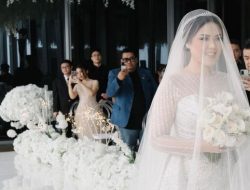 Alasan Tina Toon Pilih Menikah Diam-diam