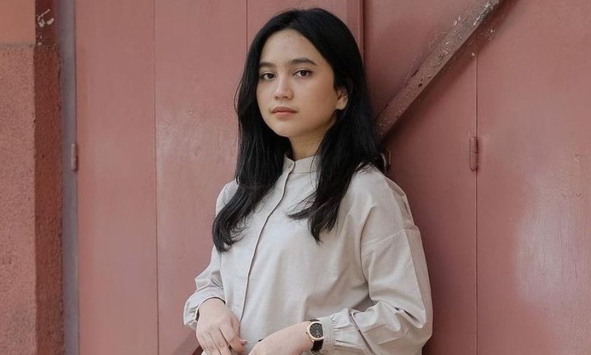 Rachel Amanda Raih Beasiswa