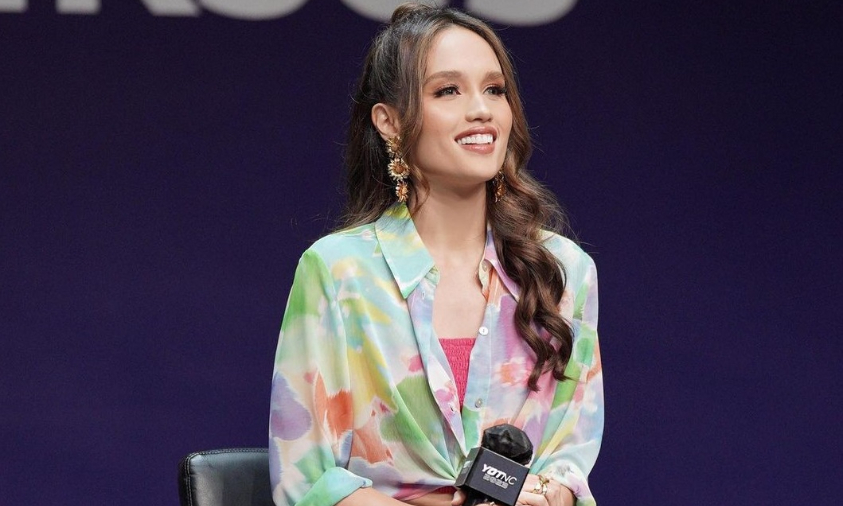 Cinta Laura Kunjungi Masohi