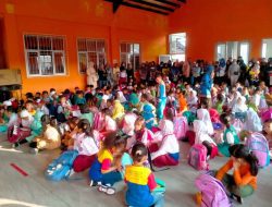 Hari Pertama Masuk Sekolah di SDN Polisi 4, Pengalaman Pertama Antar Cucu Ikut MPLS