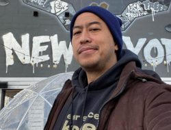 Sepi Penonton, Pandji Pragiwaksono Jual Tiket di Pinggir Jalan New York