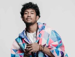 Terinspirasi Sosok Glenn Fredly, Teddy Adhitya Ciptakan Lagu “Takkan Berpaling”