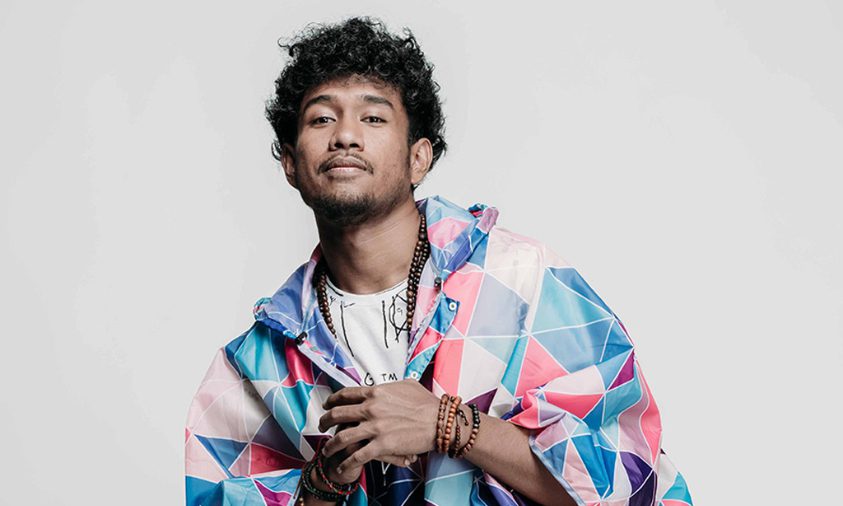 Teddy Adhitya Ciptakan Lagu