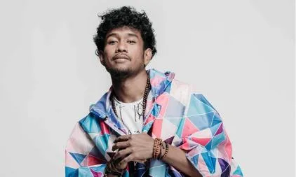 Teddy Adhitya Ciptakan Lagu