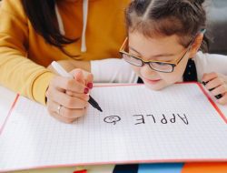 Anak Belum Bisa Membaca? Apakah Disleksia?