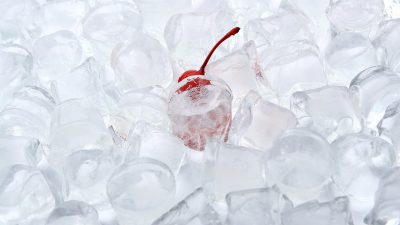 Ketahui Manfaat dan Risiko dari Tren Face Ice Bath, Apa Itu?