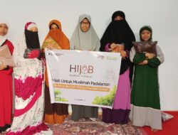 Zahra, Santri dari Pulau Terpencil Menangis Histeris Terima Hadiah Hijab dari BMH