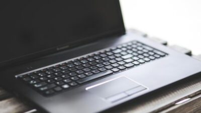 Jangan Panik! Ini Cara Atasi Laptop Black Screen