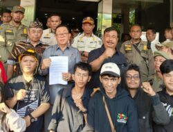 Diduga Ada Jual Beli Proyek Pokir, Mahasiswa Bekasi Geruduk Kantor DPRD Kota Bekasi