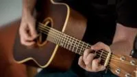 chord gitar dan lirik peterpan cobalah mengerti