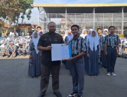 SMAN 1 Cisaat Terima Beasiswa LKBB BSI Flash 2023 Sukabumi