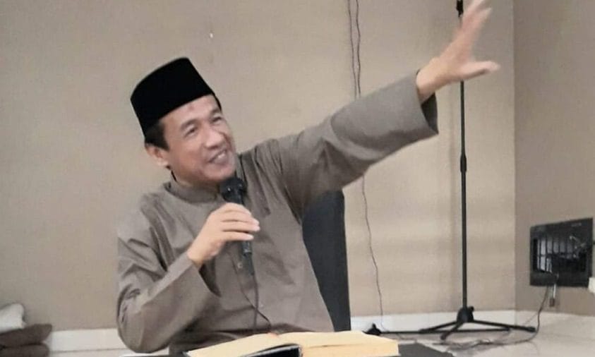 DR. KH. Syamsul Yakin MA.,  Wakil Ketua Umum MUI Kota Depok