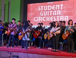 3 Siswi SMP Bosowa Al Azhar   Ikuti  Konser Gitar Akustik