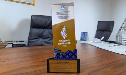 Universitas Nusa Mandiri (UNM) berhasil meraih Penghargaan Kategori Penelitian (Bima Award) dengan sub kategori Institusi pada Klaster Madya/Pratama, di ajang Anugerah Diktiristek 2023. (Foto: Dok UNM)