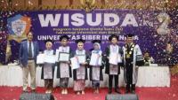 Wisudawan Berprestasi Cyber University, Meraih Sukses di Dunia Akademik dan Non-Akademik