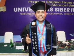 Konsisten Belajar, Kunci Yoel Jadi Wisudawan Terbaik Prodi STI Cyber University