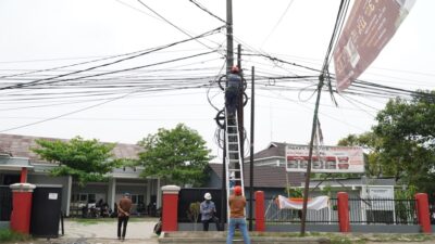 Hadapi Musim Hujan, PLN ICON Plus SBU Jakarta dan Banten Lakukan Patroli dan Perapihan Kabel