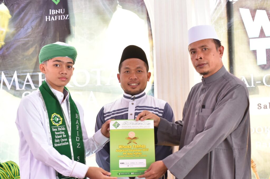 Pesantren Ibnu Hafidz Subang Gelar Wisuda Tahfidz 30 Juz Lulusan