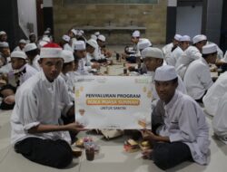 Menu Buka Puasa Sunnah dari BMH Gembirakan Santri Pondok Pesantren Darul Hijrah Surabaya