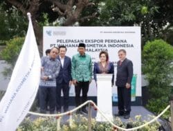 Azarine Lepas Ekspor Kosmetik ke Malaysia Senilai Rp.23 Miliar