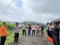 Basarnas Evakuasi Pendaki Tersesat di Gunung Gede-Pangrango