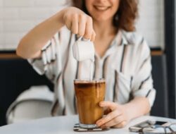 Waspada! Ini 7 Bahaya Minum Kopi Susu Setiap Hari!