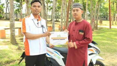 Bantu Dai Muda Tugas di Pedalaman Dairi, BMH Sumut Serahkan Motor Dakwah