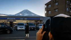 Pemandangan Gunung Fuji Akan Diblokir karena Ulah Turis