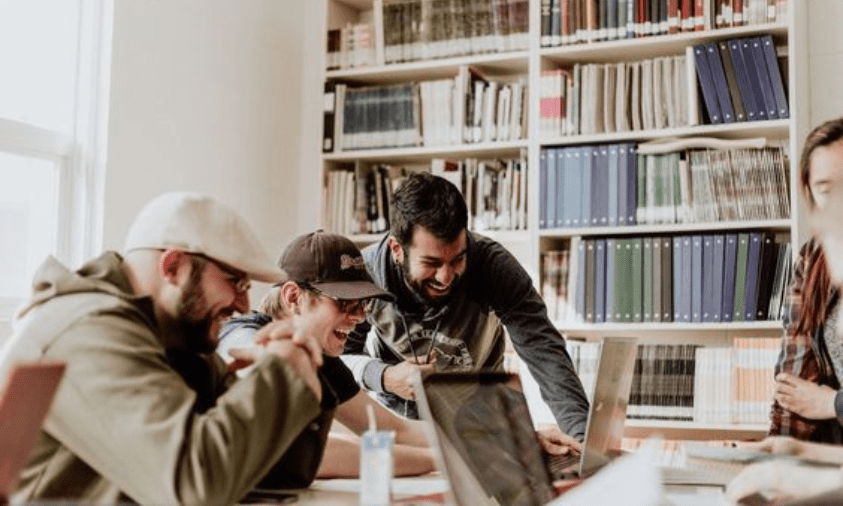 relasi yang baik di kampus