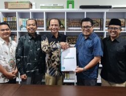 Perkuat Riset Zakat dan Wakaf, STEI SEBI Teken  MoA dengan Laznas  IZI