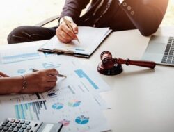 Ini Dia 5 Prospek Kerja Hukum Bisnis yang Punya Gaji Tinggi!