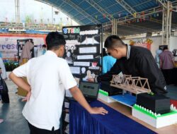 Keren!  Siswa SMP Prestasi Global   Ciptakan Model Jembatan Hidraulik di PresGo Fest’24