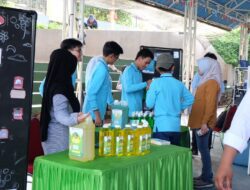 Siswa SMP Prestasi Global, Depok Tampilkan Projek  Pembersih Lantai Ramah Lingkungan di PresGo Fest’24