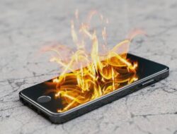 Handphone Meledak karena Terlalu Panas? Berikut 5 Tips Mencegahnya