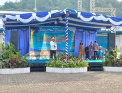 PJ Kabupaten Jayapura Membuka Festival Bahari Teluk Tanah Merah